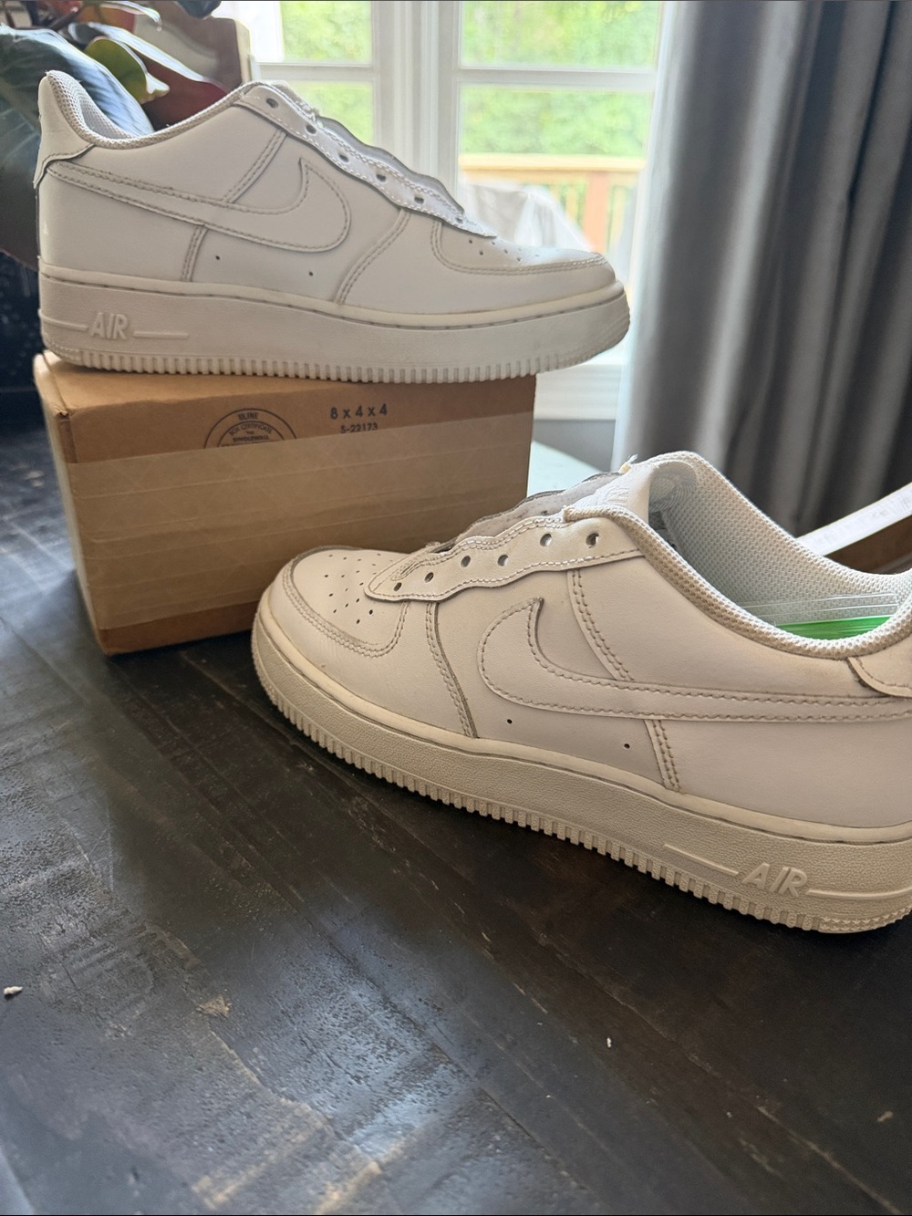 Nike Air Force1- White Low-Top Leather Sneakers